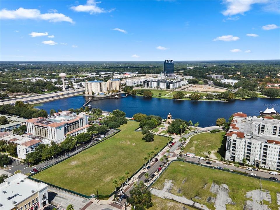 Active With Contract: $134,000 (2 beds, 2 baths, 984 Square Feet)