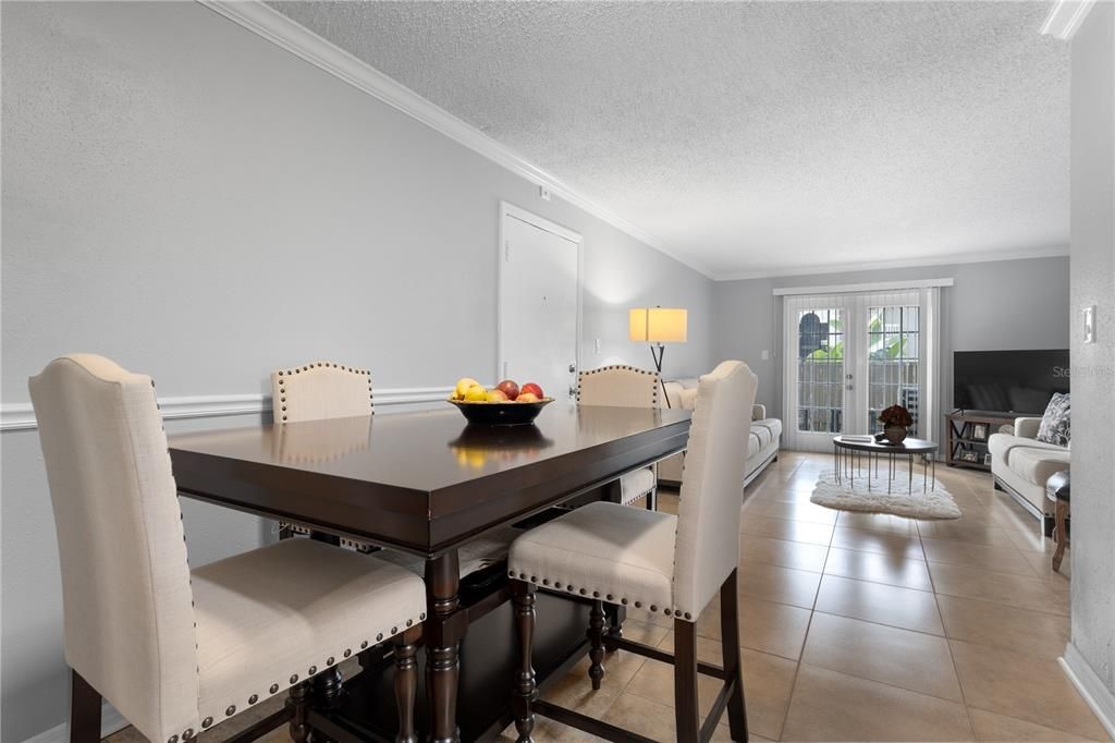 Active With Contract: $134,000 (2 beds, 2 baths, 984 Square Feet)