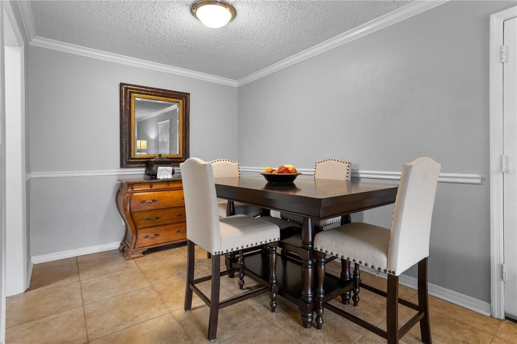 Active With Contract: $134,000 (2 beds, 2 baths, 984 Square Feet)