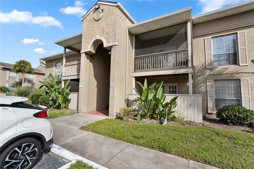 Active With Contract: $134,000 (2 beds, 2 baths, 984 Square Feet)