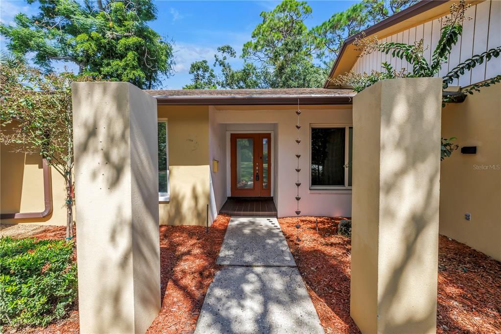 合同活跃: $499,000 (3 贝兹, 2 浴室, 1900 平方英尺)