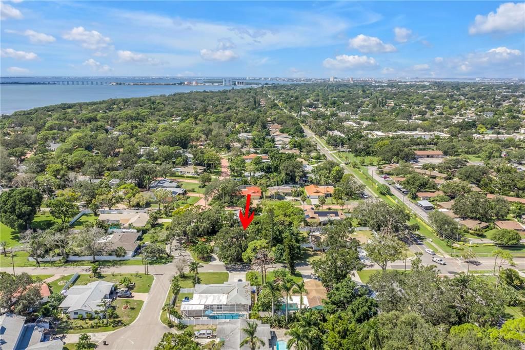 合同活跃: $499,000 (3 贝兹, 2 浴室, 1900 平方英尺)