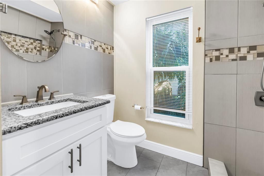 合同活跃: $499,000 (3 贝兹, 2 浴室, 1900 平方英尺)