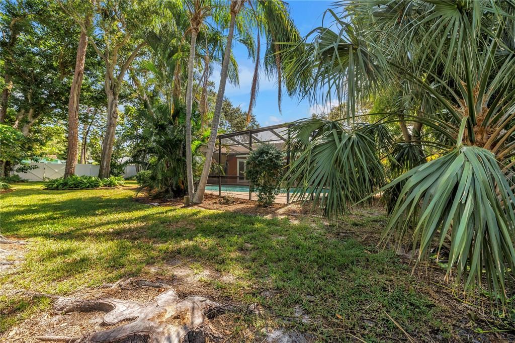 合同活跃: $499,000 (3 贝兹, 2 浴室, 1900 平方英尺)