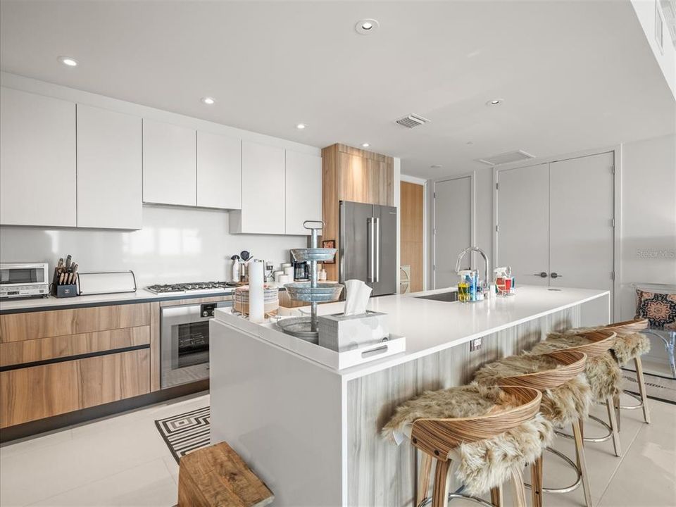 For Rent: $7,500 (2 beds, 2 baths, 1409 Square Feet)