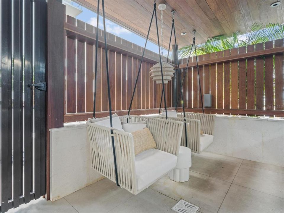 For Rent: $7,500 (2 beds, 2 baths, 1409 Square Feet)