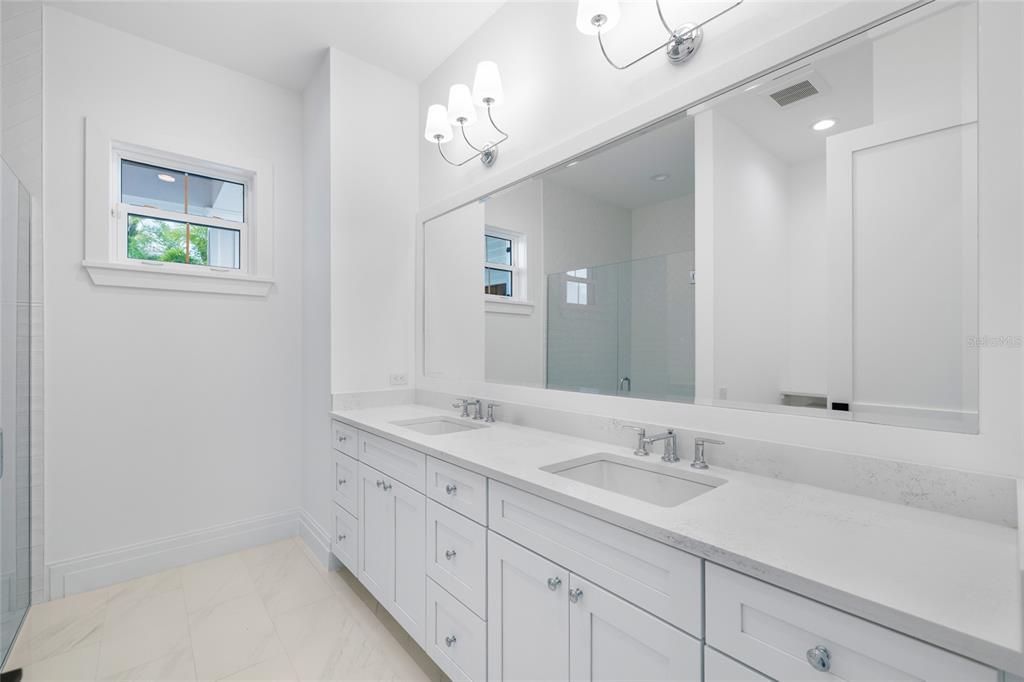 На продажу: $5,995,000 (5 спален, 5 ванн, 4016 Квадратных фут)