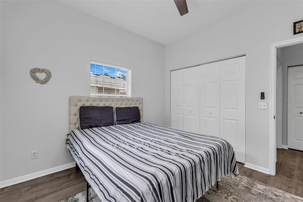 Active With Contract: $1,850 (2 beds, 2 baths, 1190 Square Feet)