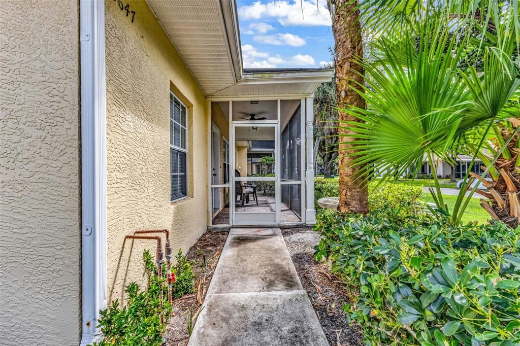 Active With Contract: $1,850 (2 beds, 2 baths, 1190 Square Feet)