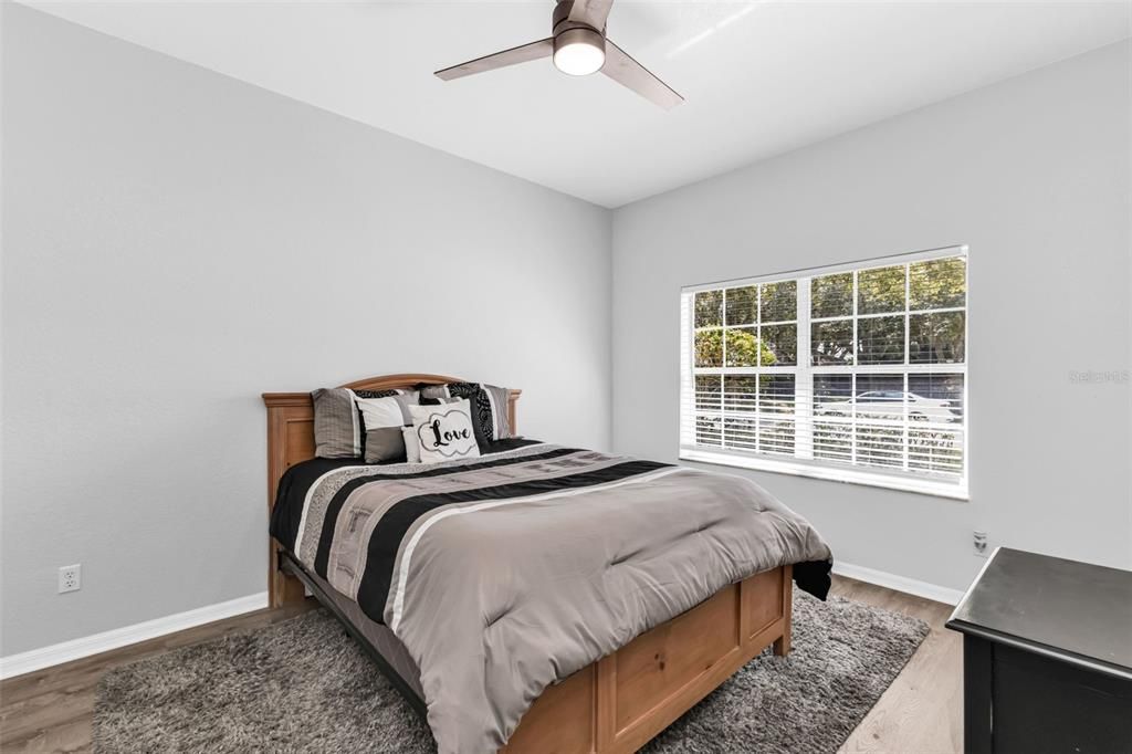 Active With Contract: $1,850 (2 beds, 2 baths, 1190 Square Feet)