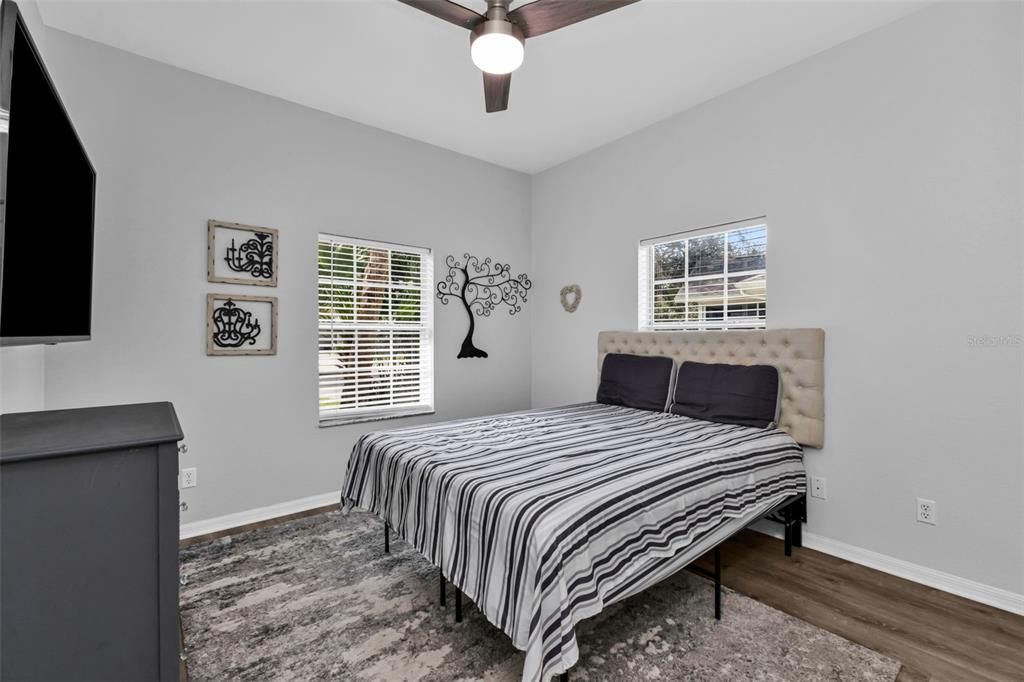 Active With Contract: $1,850 (2 beds, 2 baths, 1190 Square Feet)