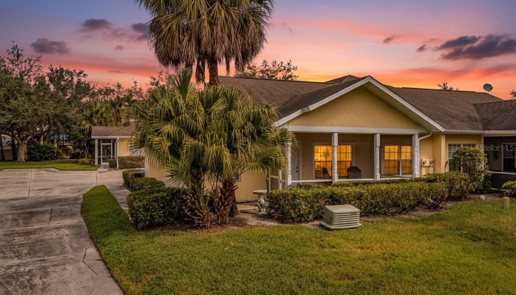 Active With Contract: $1,850 (2 beds, 2 baths, 1190 Square Feet)