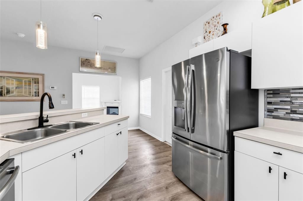 Active With Contract: $1,850 (2 beds, 2 baths, 1190 Square Feet)