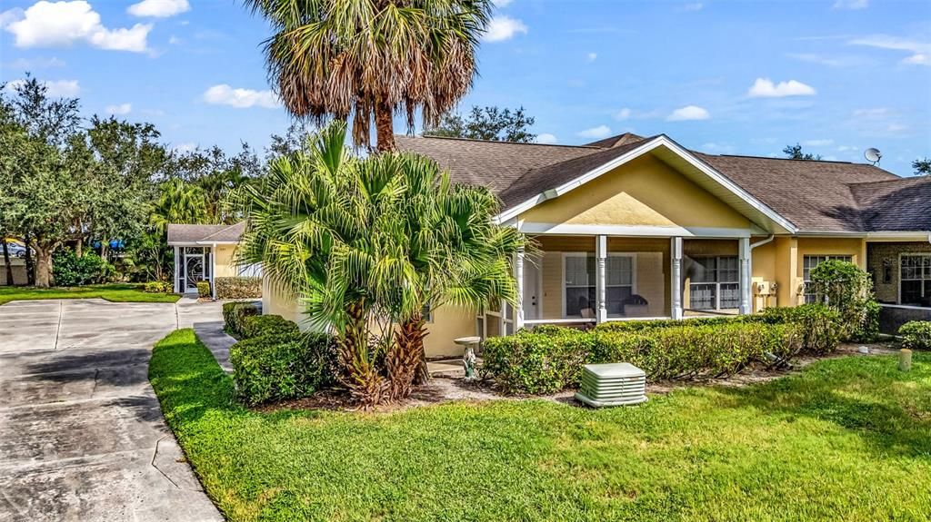 Active With Contract: $1,850 (2 beds, 2 baths, 1190 Square Feet)