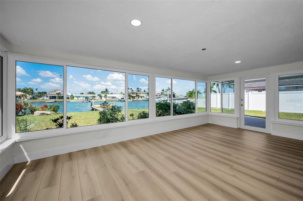 出租: $5,250 (2 贝兹, 2 浴室, 1570 平方英尺)