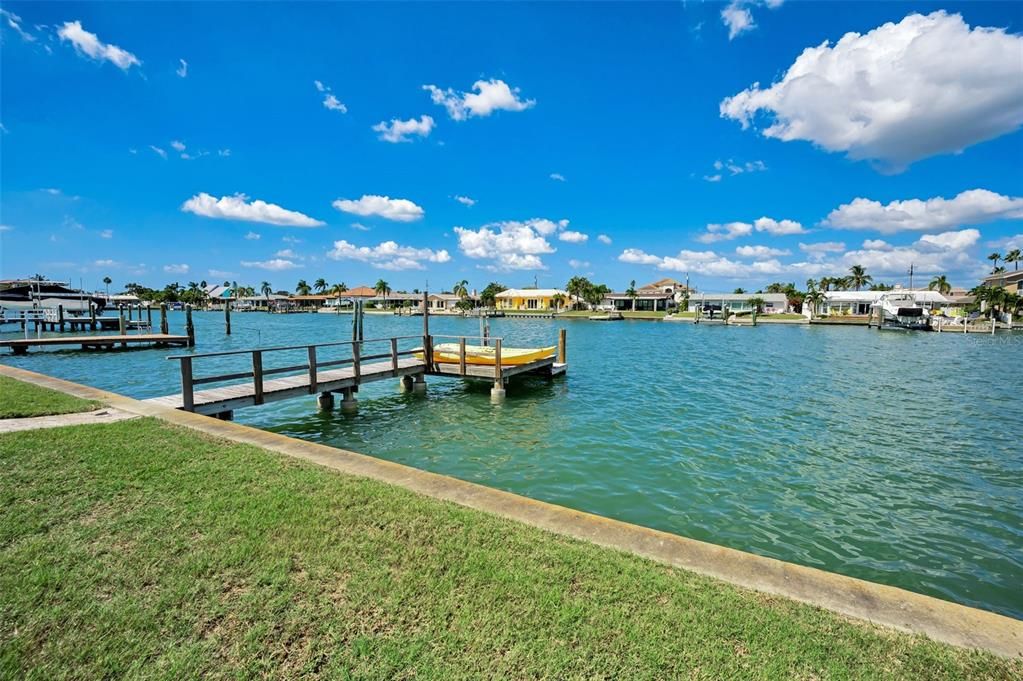 出租: $5,250 (2 贝兹, 2 浴室, 1570 平方英尺)