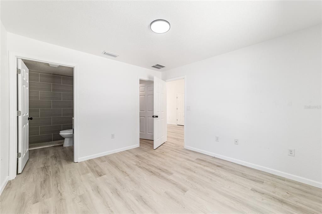 For Sale: $215,000 (3 beds, 2 baths, 1157 Square Feet)