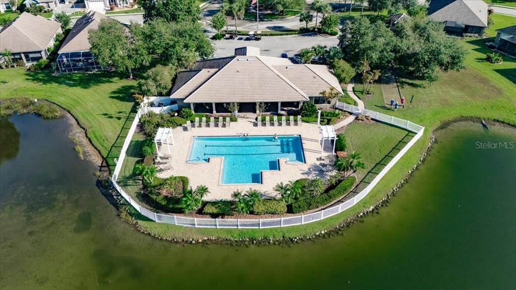 Под контрактом: $385,000 (2 спален, 2 ванн, 1476 Квадратных фут)