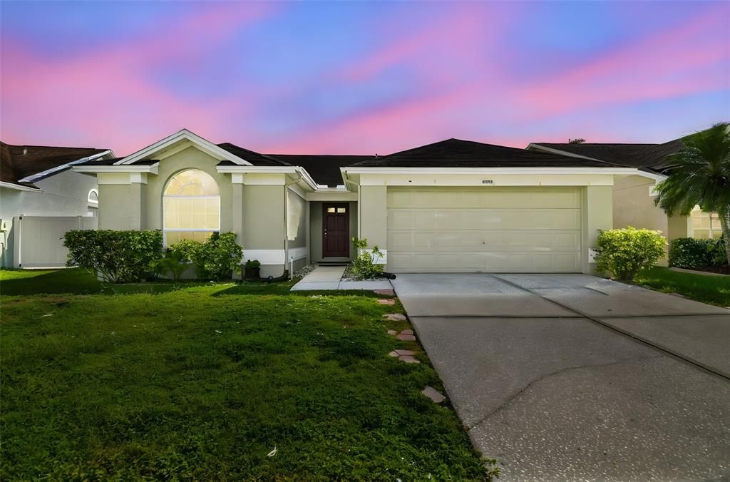 Recently Rented: $2,500 (3 beds, 2 baths, 1490 Square Feet)