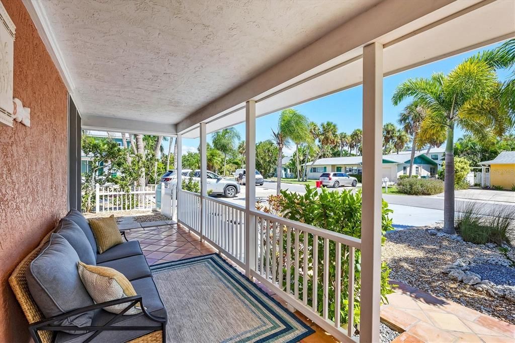 For Sale: $995,000 (2 beds, 2 baths, 975 Square Feet)