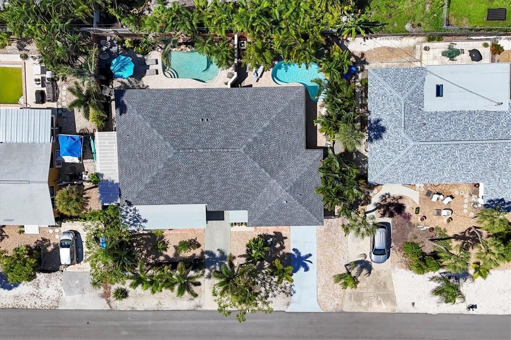 For Sale: $995,000 (2 beds, 2 baths, 975 Square Feet)