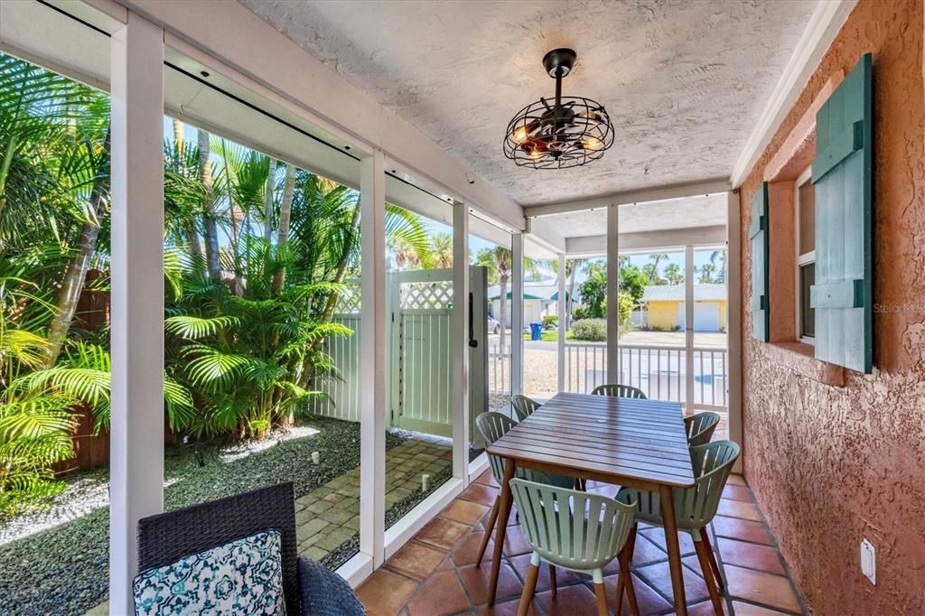 For Sale: $995,000 (2 beds, 2 baths, 975 Square Feet)