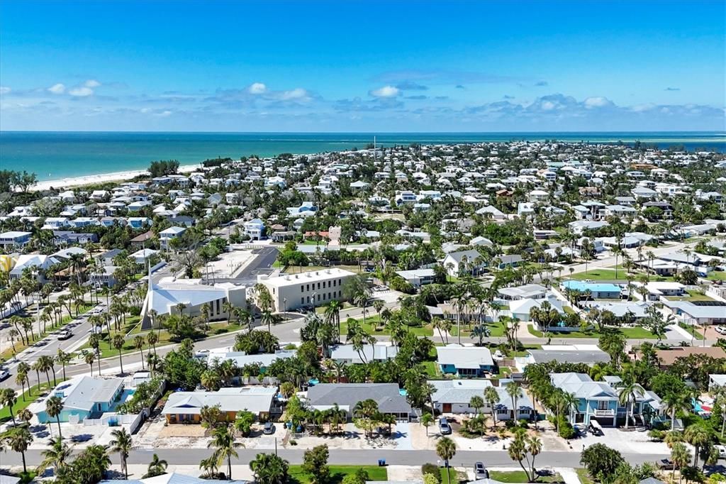 For Sale: $995,000 (2 beds, 2 baths, 975 Square Feet)