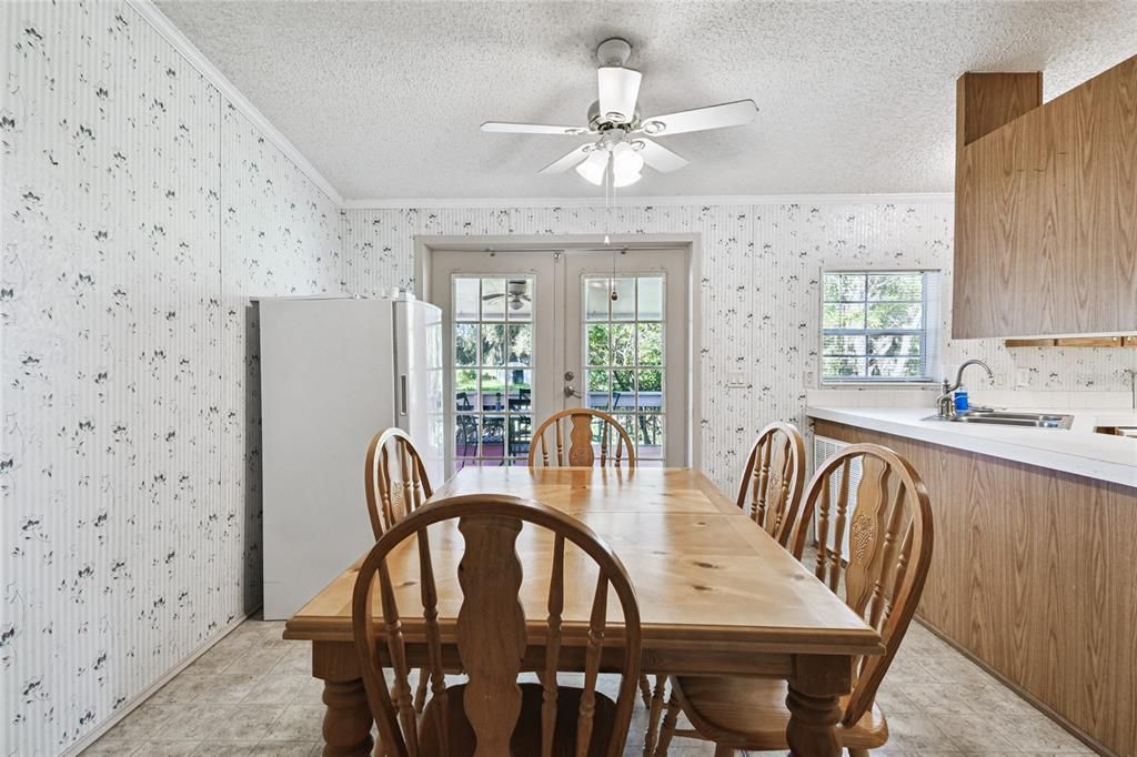 En Venta: $315,000 (4 camas, 2 baños, 1620 Pies cuadrados)