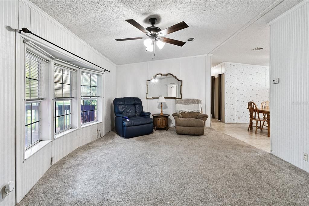 En Venta: $315,000 (4 camas, 2 baños, 1620 Pies cuadrados)