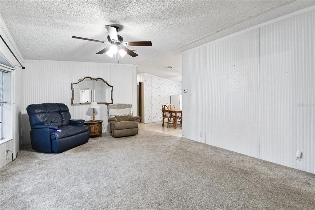 En Venta: $315,000 (4 camas, 2 baños, 1620 Pies cuadrados)