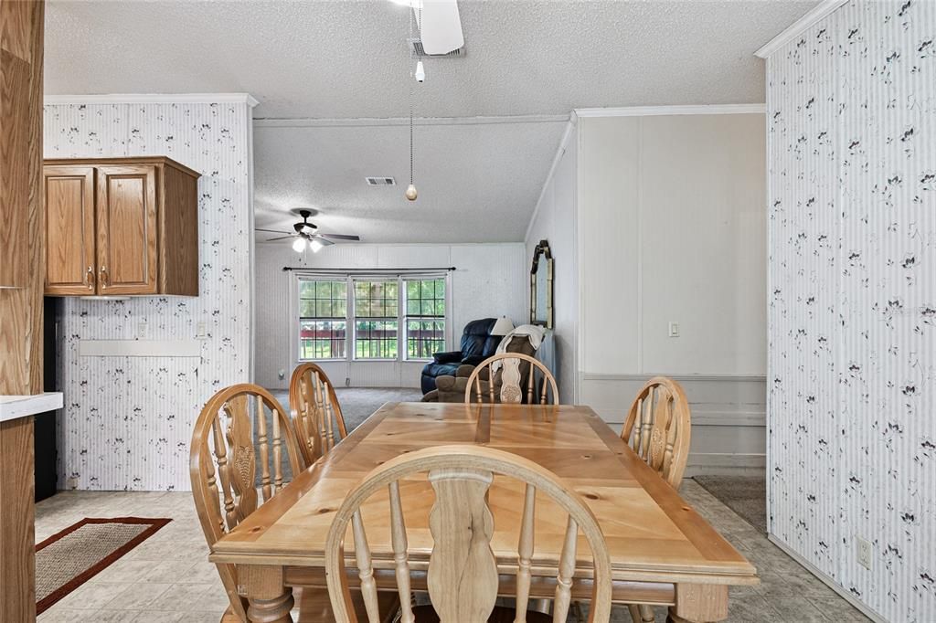 En Venta: $315,000 (4 camas, 2 baños, 1620 Pies cuadrados)