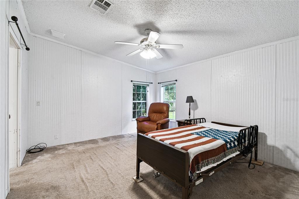 En Venta: $315,000 (4 camas, 2 baños, 1620 Pies cuadrados)