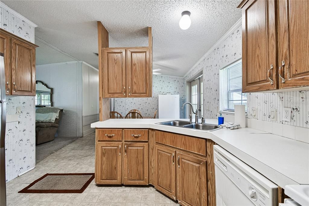 En Venta: $315,000 (4 camas, 2 baños, 1620 Pies cuadrados)