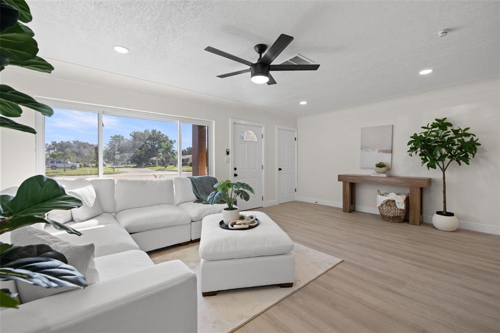 For Sale: $524,700 (3 beds, 3 baths, 1719 Square Feet)