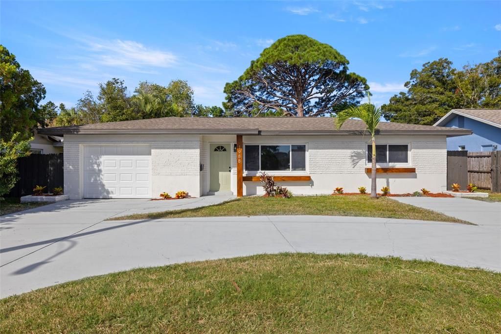 For Sale: $524,700 (3 beds, 3 baths, 1719 Square Feet)