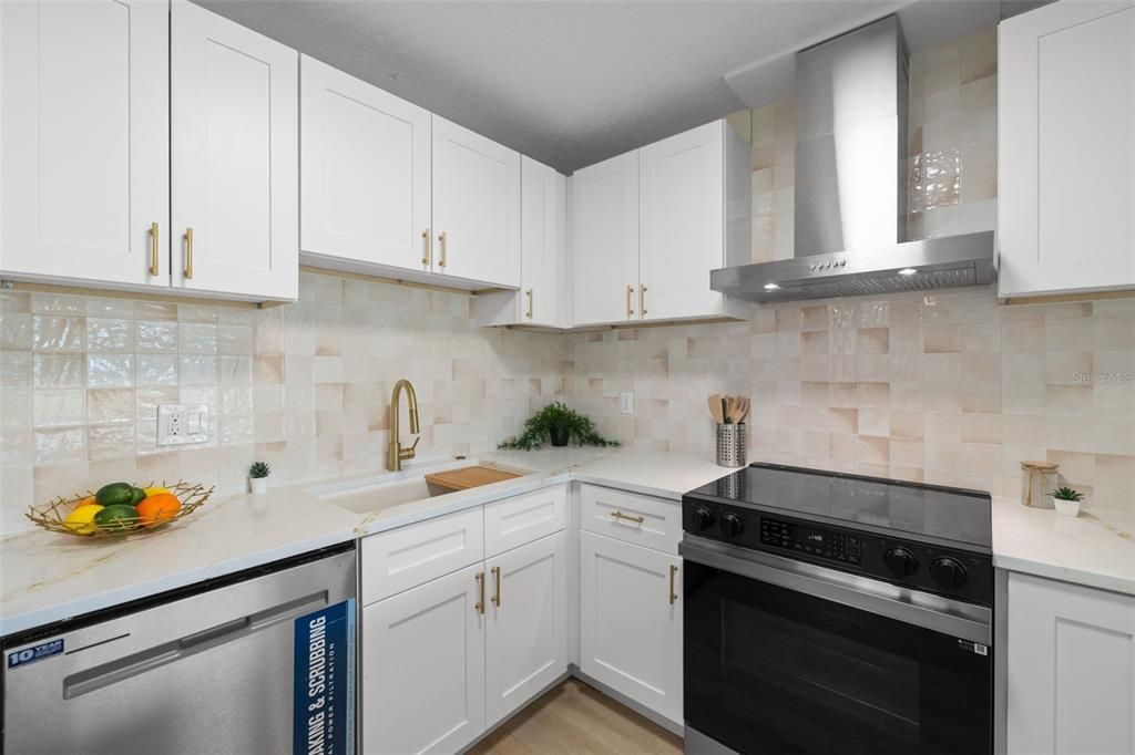 For Sale: $524,700 (3 beds, 3 baths, 1719 Square Feet)