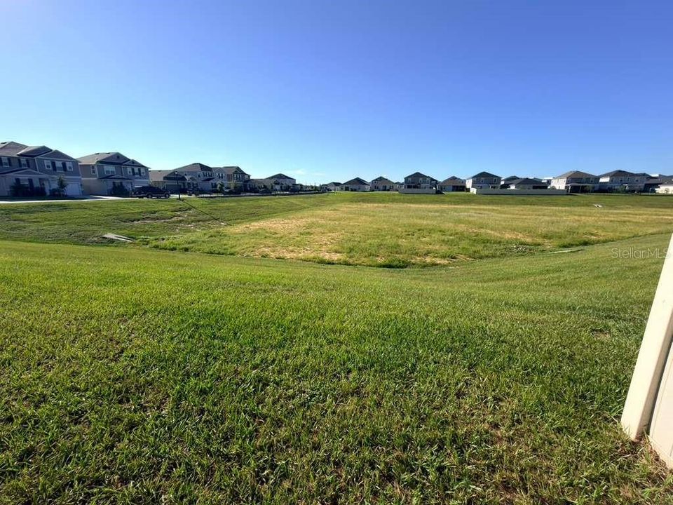 For Sale: $539,990 (5 beds, 2 baths, 2387 Square Feet)