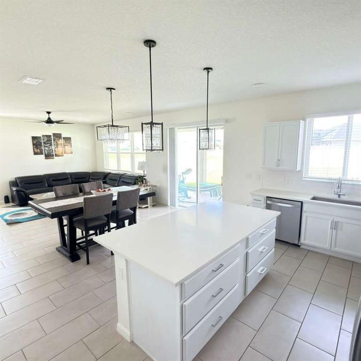 For Sale: $539,990 (5 beds, 2 baths, 2387 Square Feet)