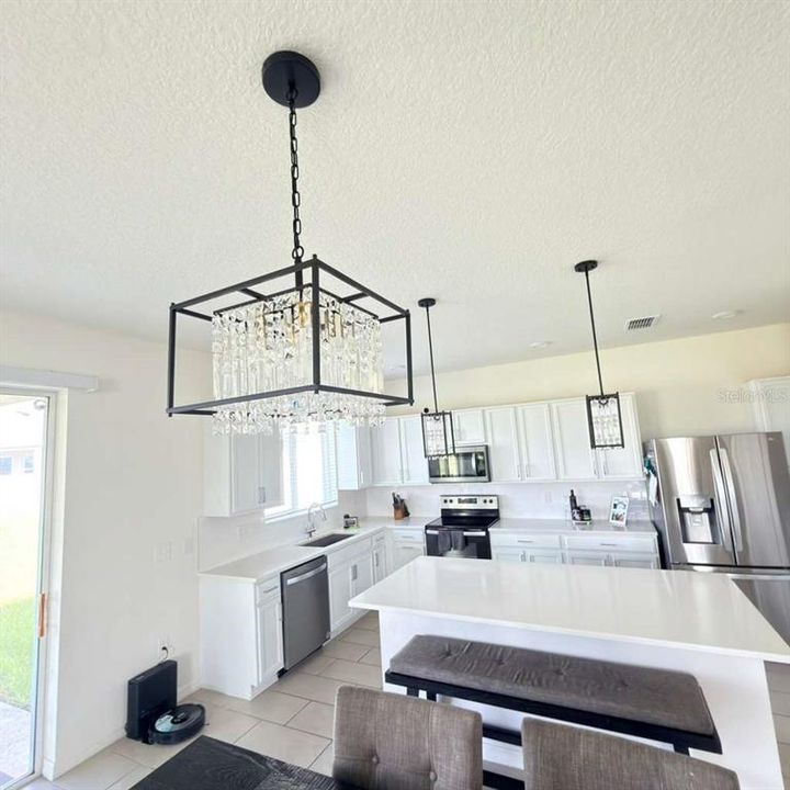 For Sale: $539,990 (5 beds, 2 baths, 2387 Square Feet)