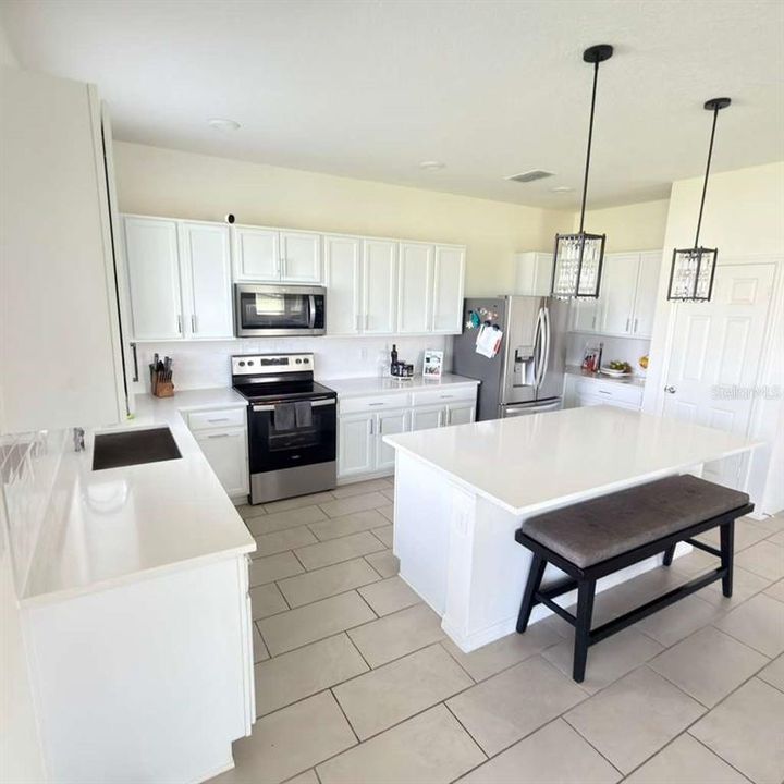 For Sale: $539,990 (5 beds, 2 baths, 2387 Square Feet)