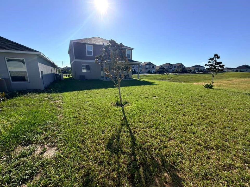 For Sale: $539,990 (5 beds, 2 baths, 2387 Square Feet)