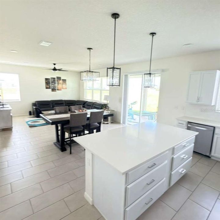 For Sale: $539,990 (5 beds, 2 baths, 2387 Square Feet)