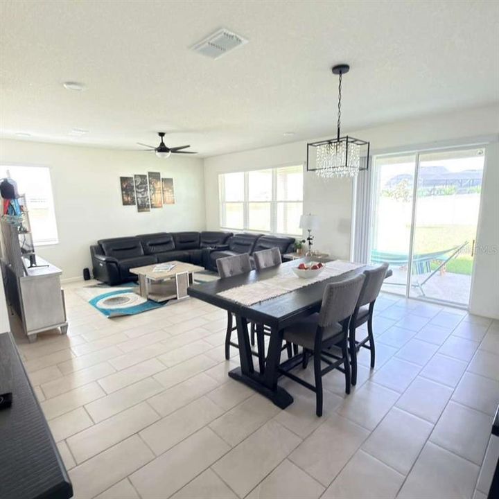 For Sale: $539,990 (5 beds, 2 baths, 2387 Square Feet)