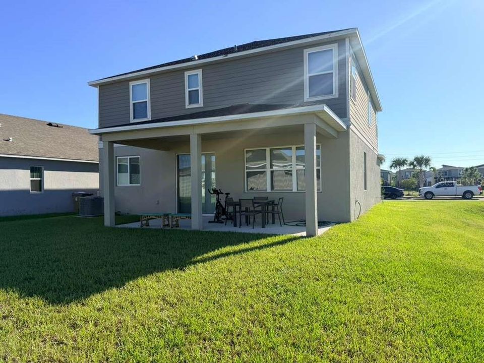 For Sale: $539,990 (5 beds, 2 baths, 2387 Square Feet)