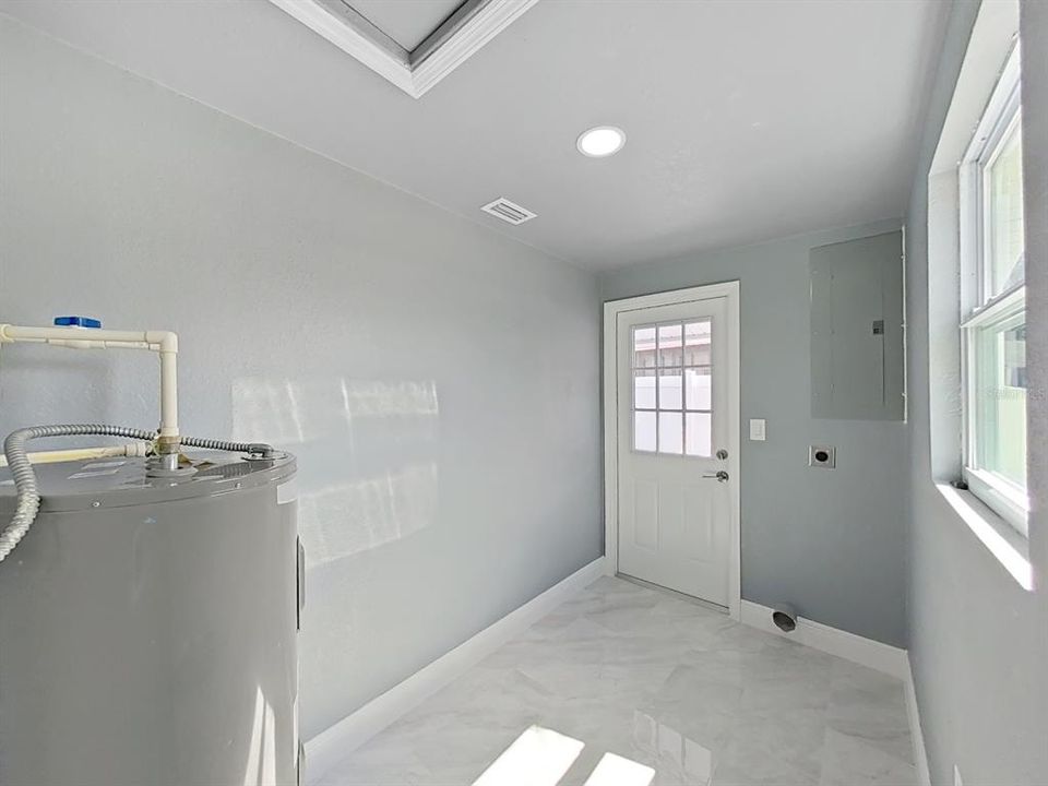 For Sale: $419,900 (4 beds, 3 baths, 1224 Square Feet)