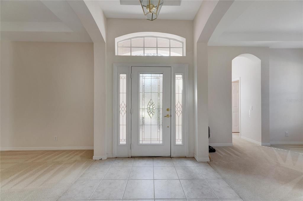 合同活跃: $475,000 (4 贝兹, 2 浴室, 2288 平方英尺)