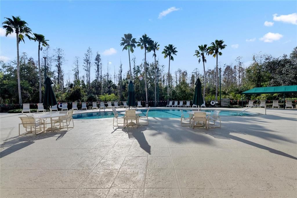 合同活跃: $475,000 (4 贝兹, 2 浴室, 2288 平方英尺)