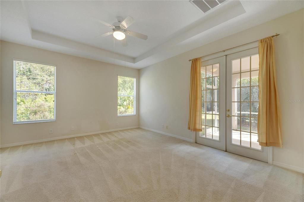 合同活跃: $475,000 (4 贝兹, 2 浴室, 2288 平方英尺)