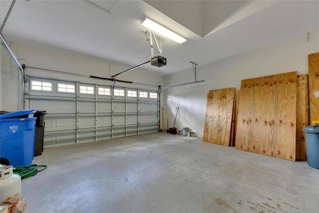 合同活跃: $475,000 (4 贝兹, 2 浴室, 2288 平方英尺)