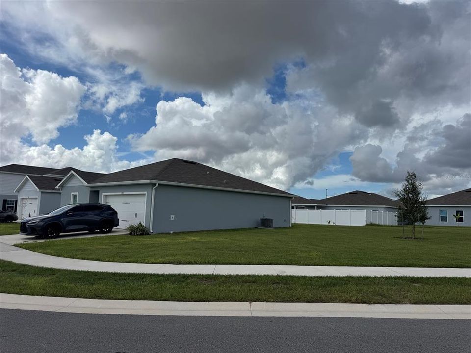 For Rent: $1,995 (3 beds, 2 baths, 1450 Square Feet)